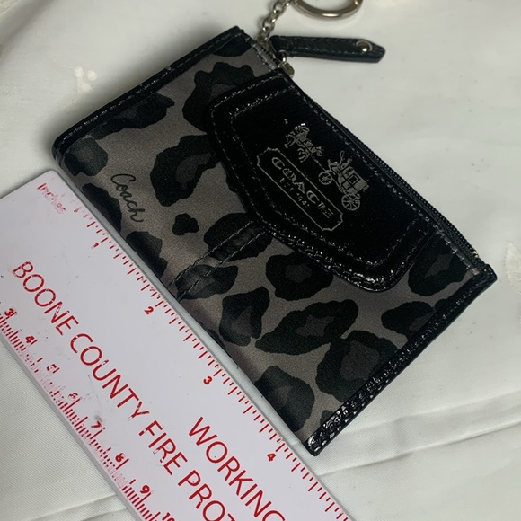 Coach Keychain Wallet. Women. Animal Print. Black Gray - Picture 5 of 7